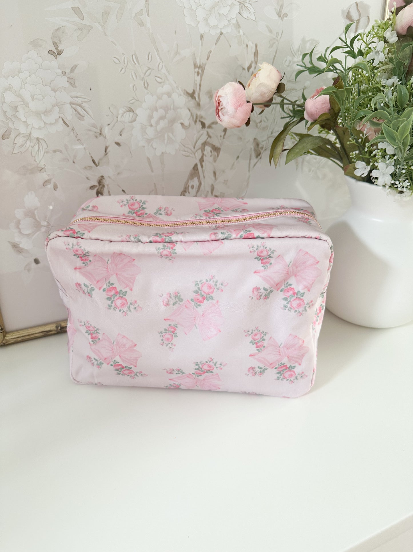 Coquette Cottage Large Pouch π