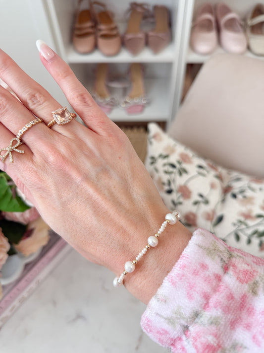 Carrie Pearl Bracelet