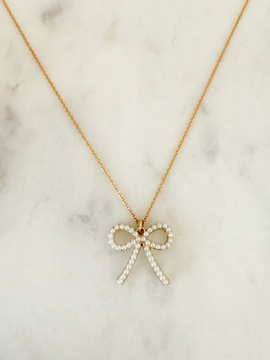 Darling Pearl Bow Necklace