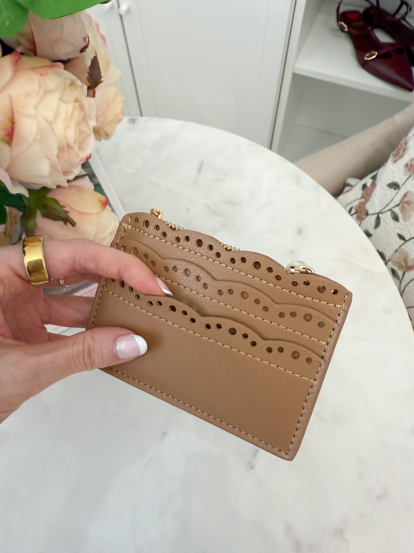 Scallop Charm Card Case