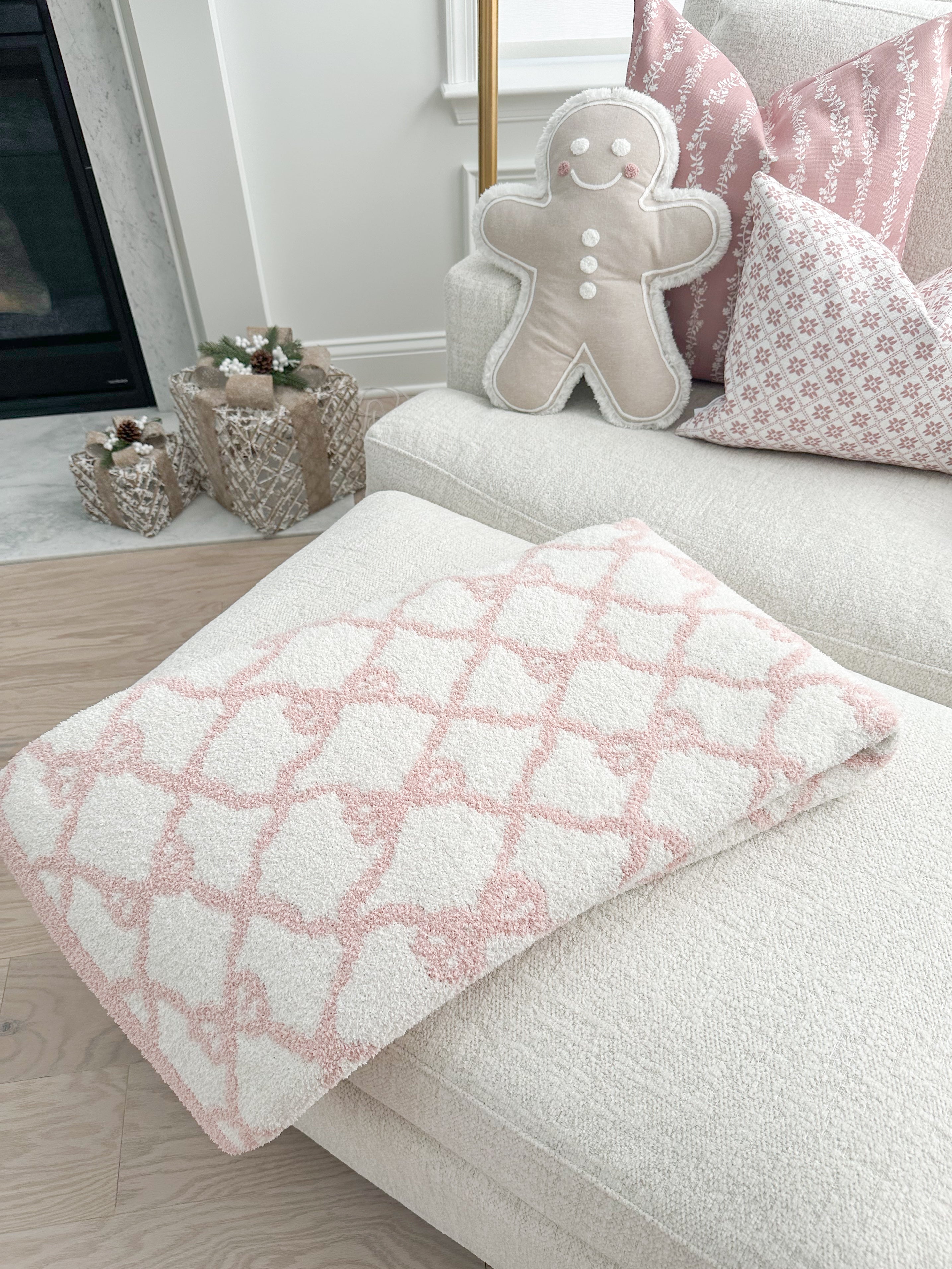 Blushing Bows Blanket (final sale)